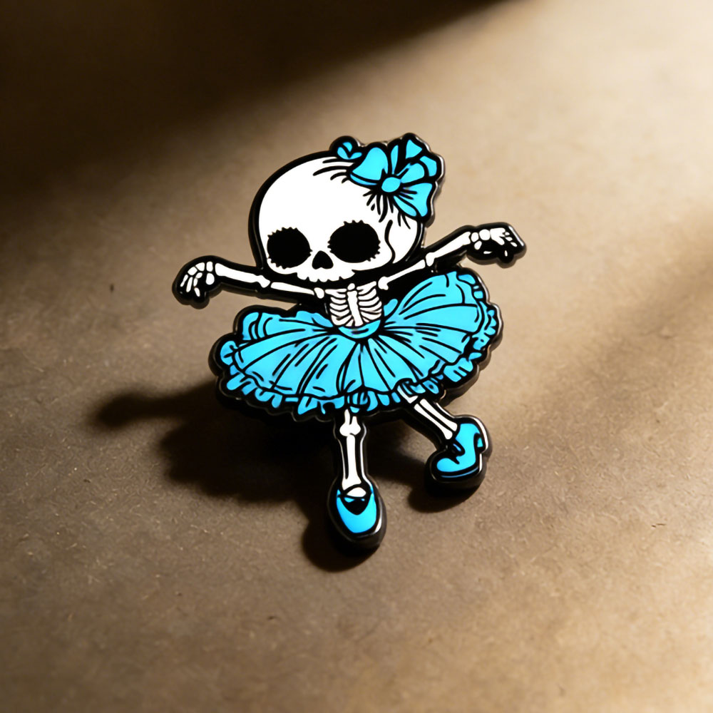 Embroidery Gothic - Broche en émail mignonne et gothique,
