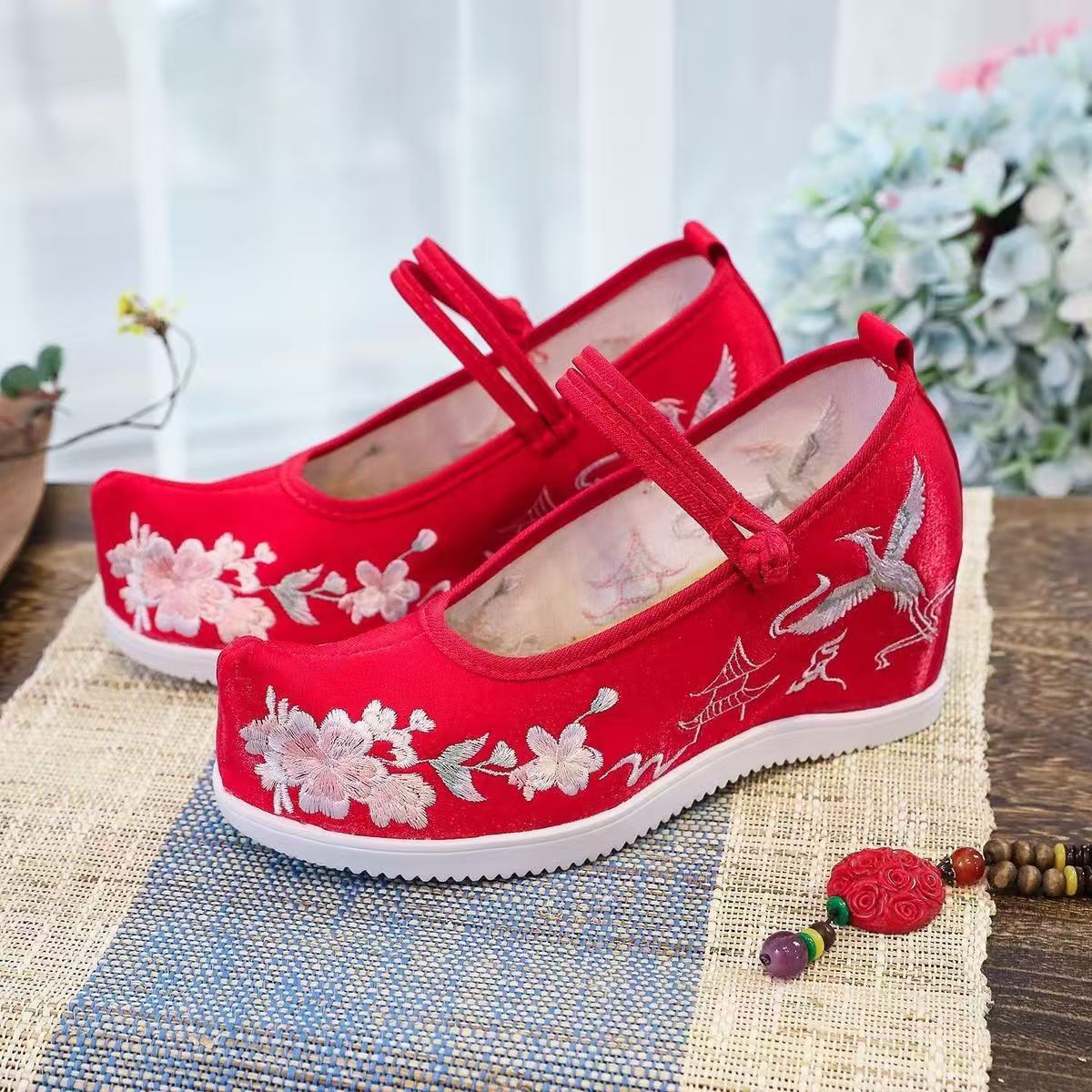 Embroidery Red - Chaussures brodées internes pour femmes, semelle