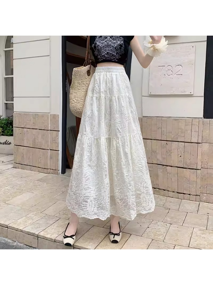 Jupe mi-longue taille haute év - Embroidery Skirt avis et prix